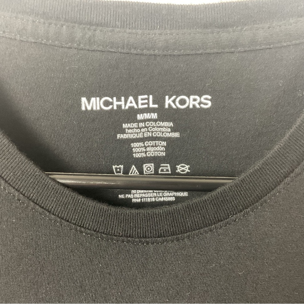 Pre-Owned Michael Kors Women’s Black Large Graphic T-Shirt, Size M - Picture 2 of 3